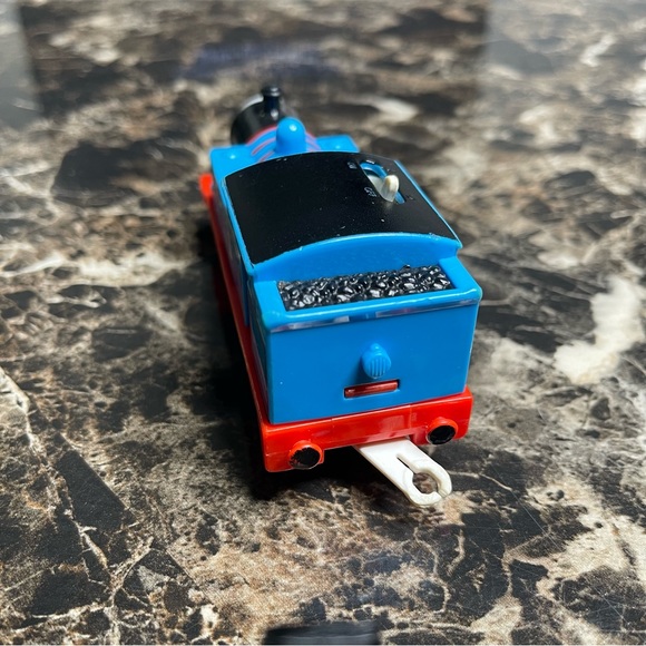 2009 Thomas & Friends Thomas The Tank Trackmaster Motorized Train - Picture 3 of 7